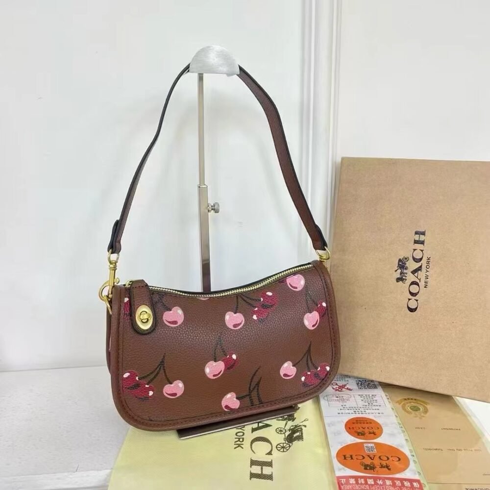 Coach sling 1 - Image 6