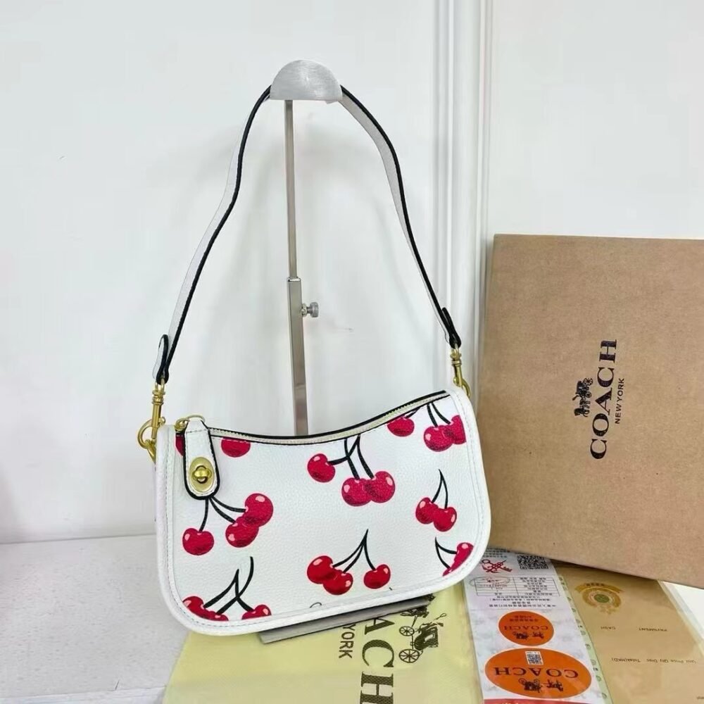 Coach sling 1 - Image 4